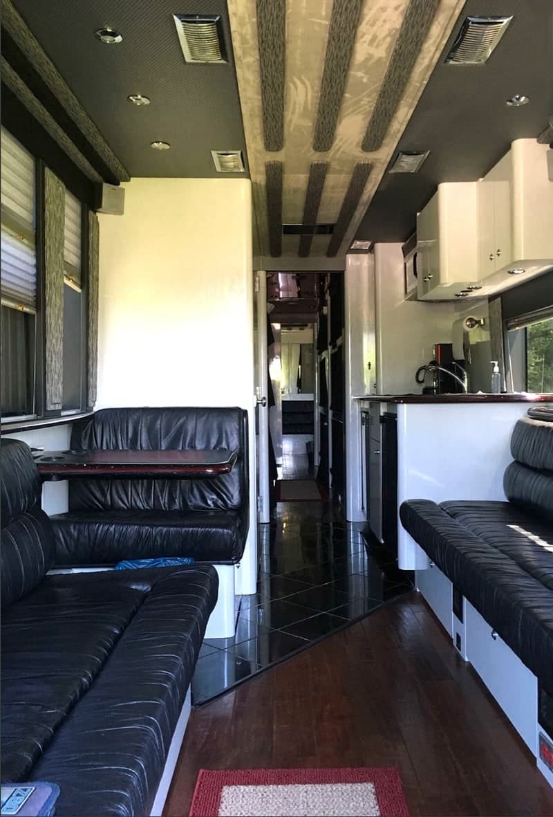 Entertainer coach bunk area